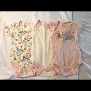 Brand new 3 piece baby girl onesie set